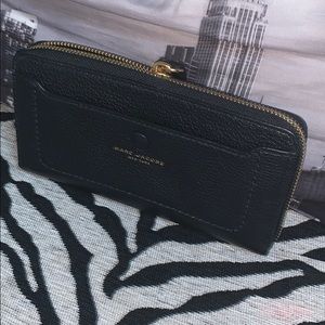 New Marc Jacobs black leather wallet